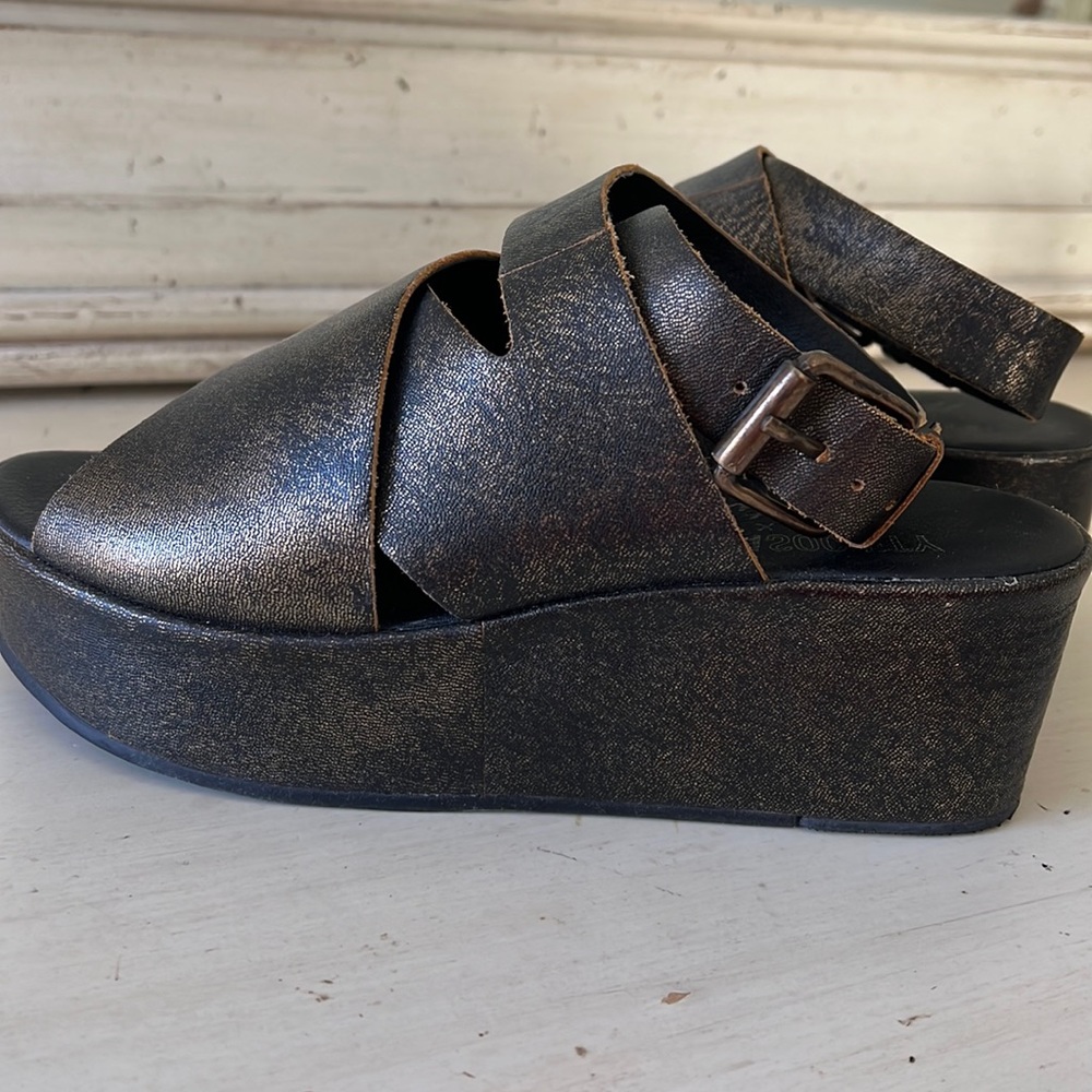 Black metallic Matisse platform sandals